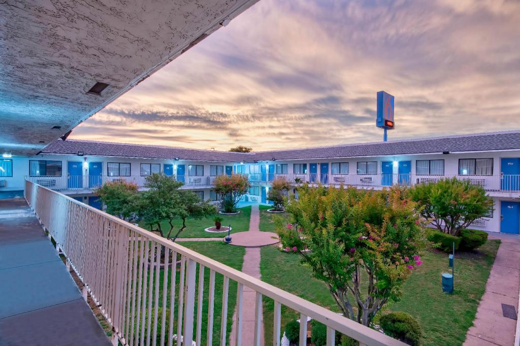 Extended Stays by Silver Key Austin North 10/11