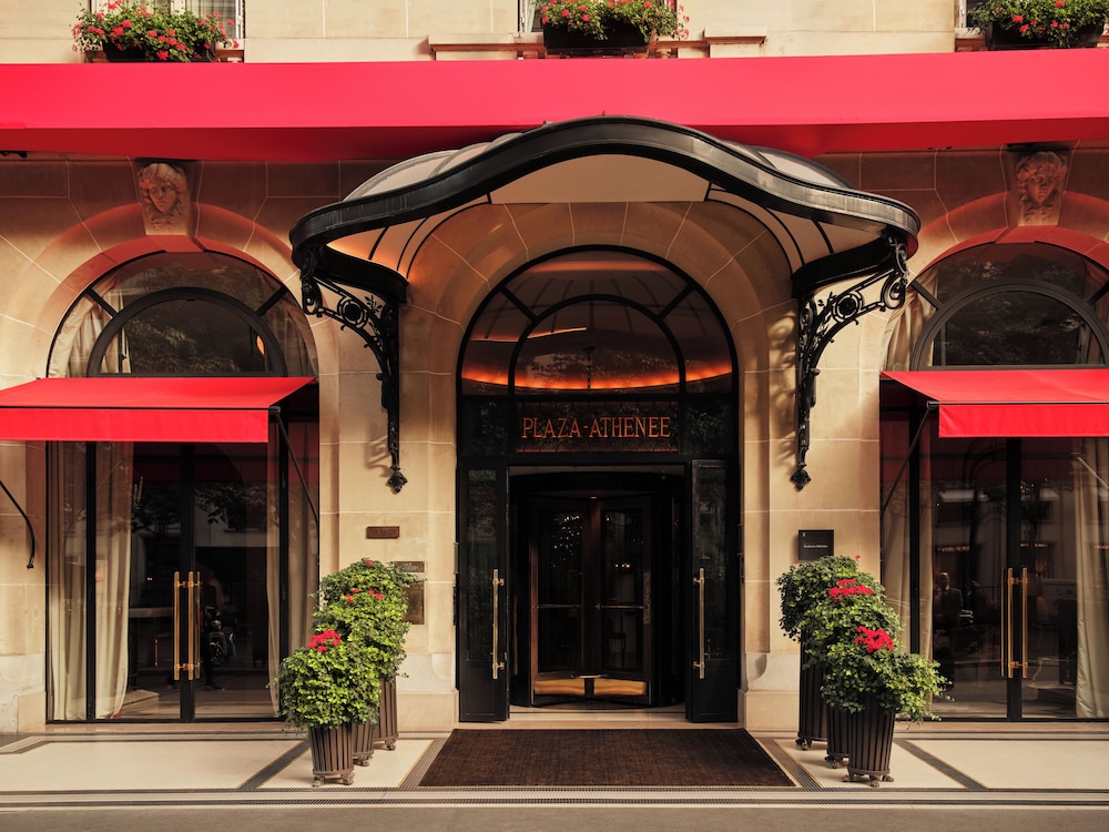 Hotel Plaza Athenee 5/79