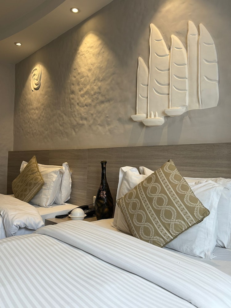 Vastu Boutique Hotel 28/40