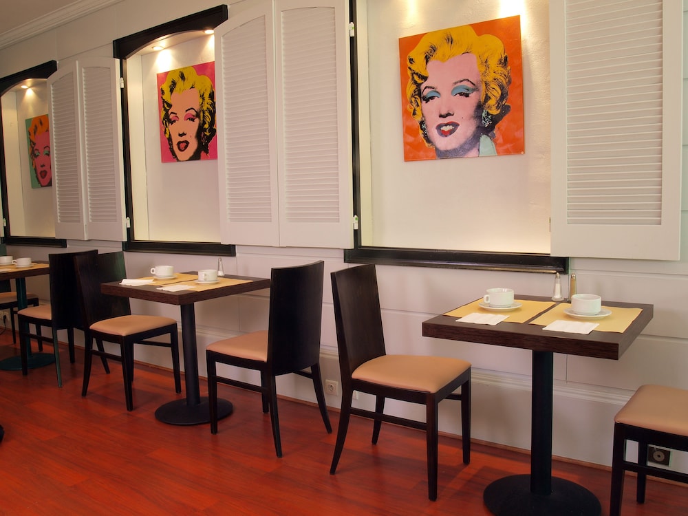 restaurant cafeteria