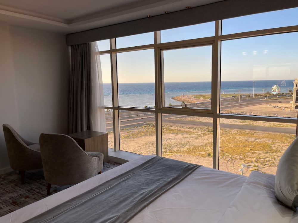 Sweet Land Hotel 45/63