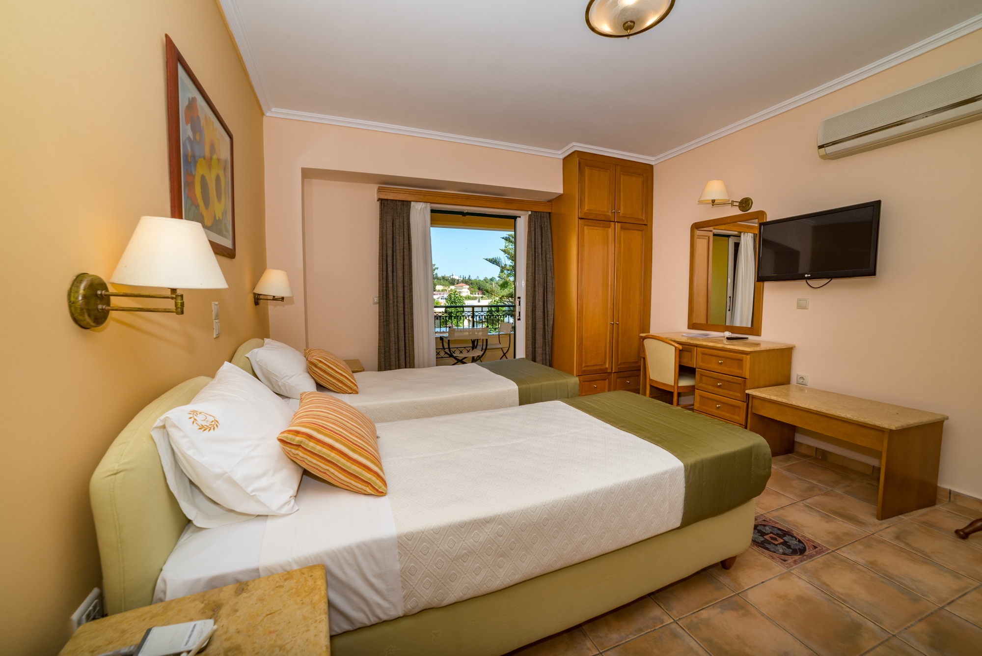 2 Bedrooms, Suite, Lateral Side Sea View