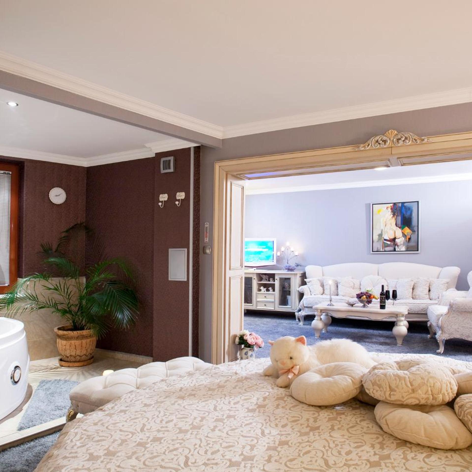 Interior, Dayana, Junior Suite, Hot Tub، Spa Hotel Rich 2/2