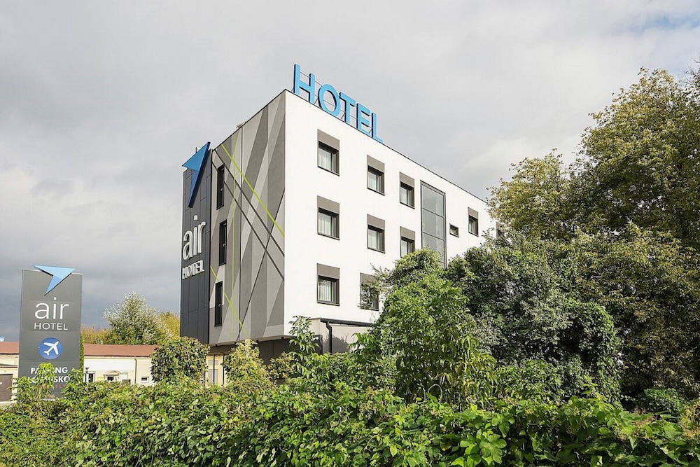 AIR HOTEL 5/67