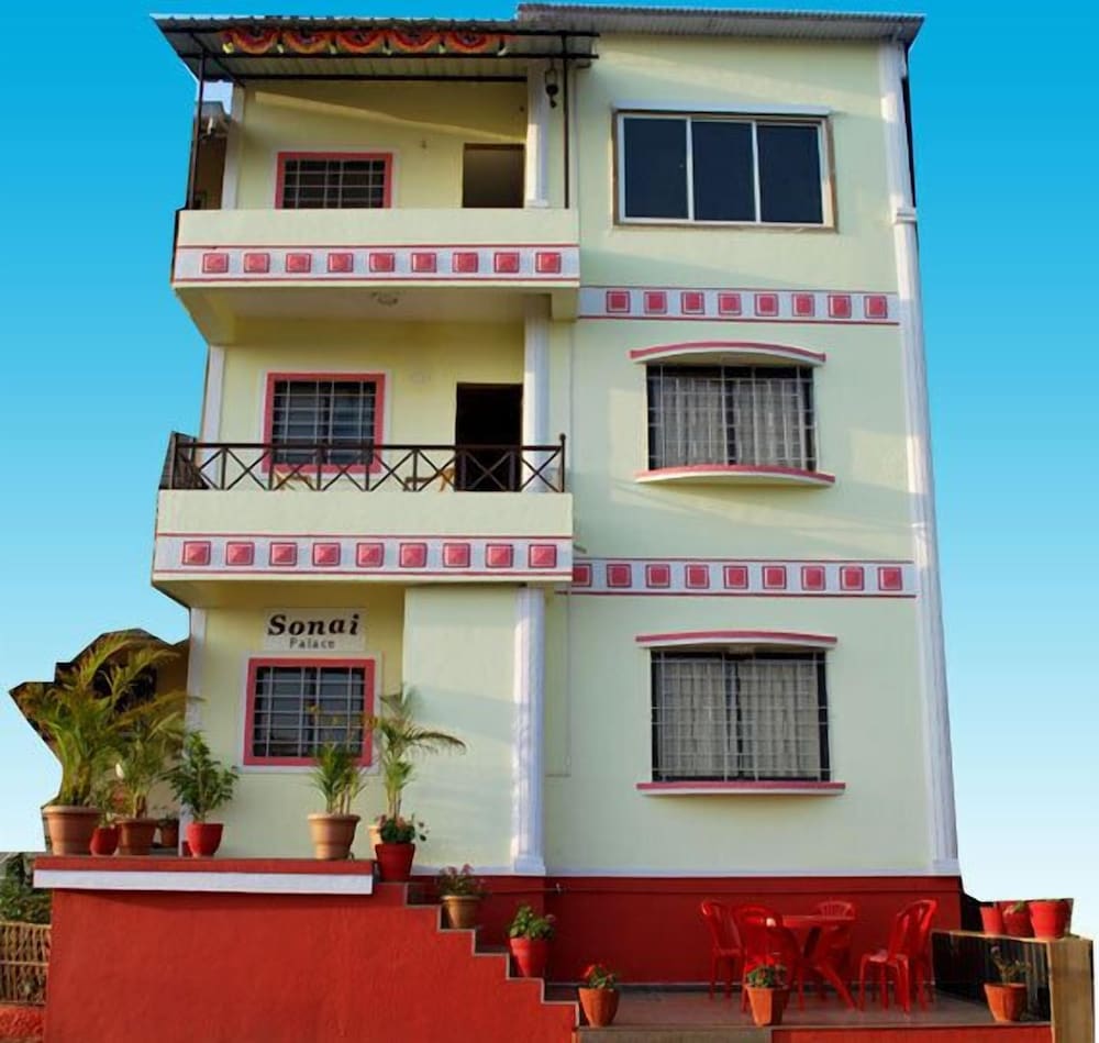 Shanti's Hotel Sonai 1/7