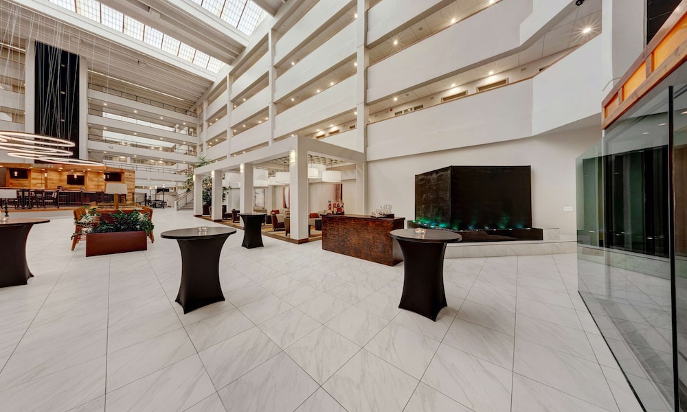 Embassy Suites By Hilton Milwaukee Brookfield 47/81