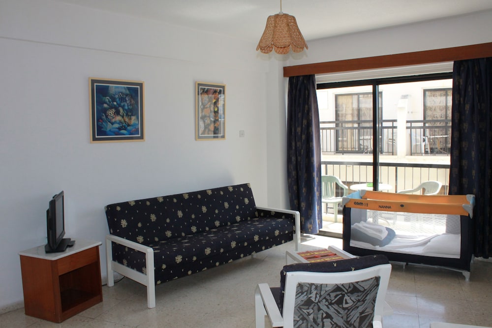 Florea Hotel Apts 29/49