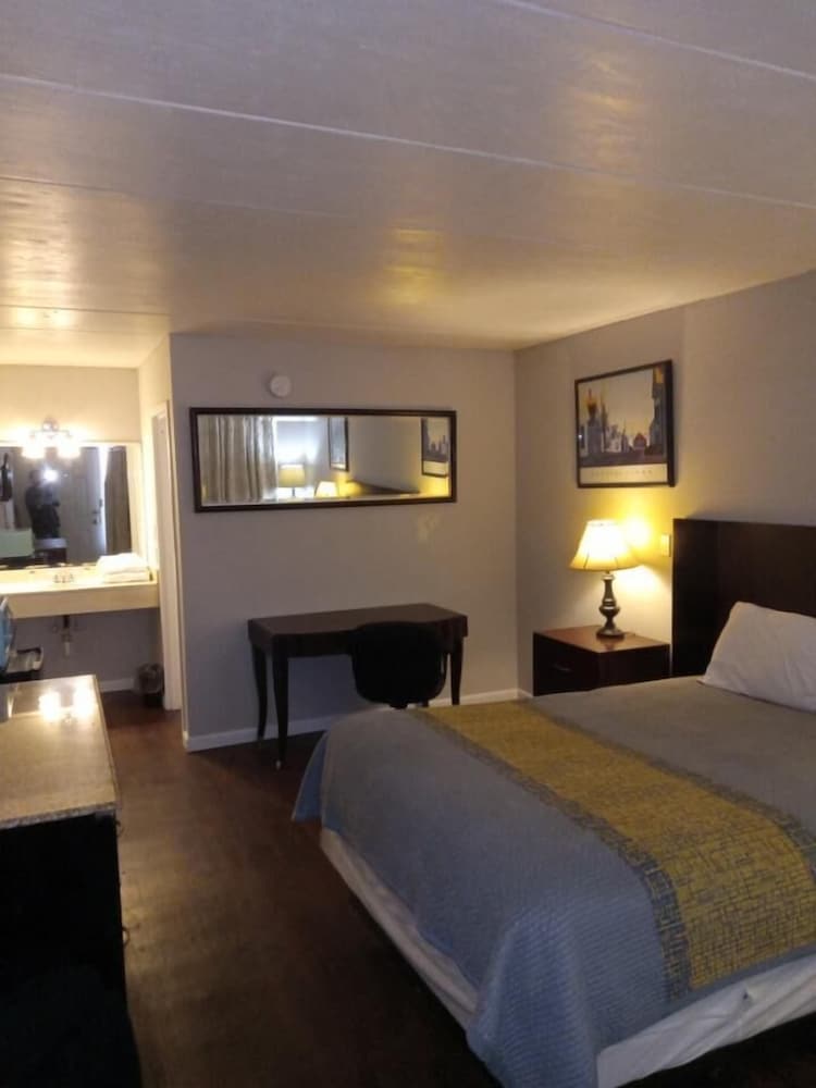 APM Inn & Suites 33/54