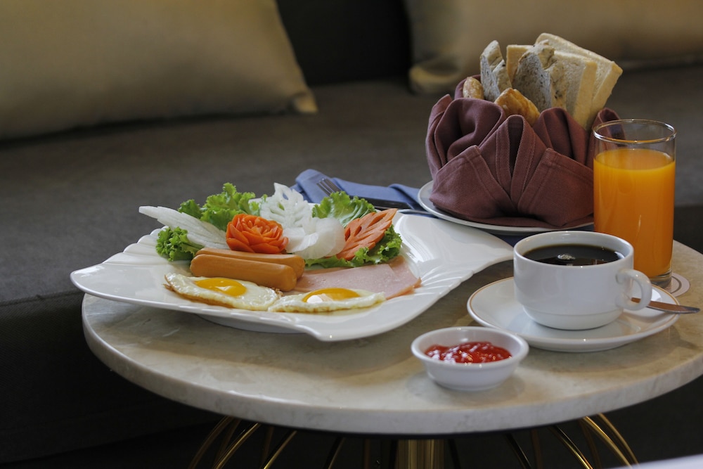 Royal Benja Hotel 48/67