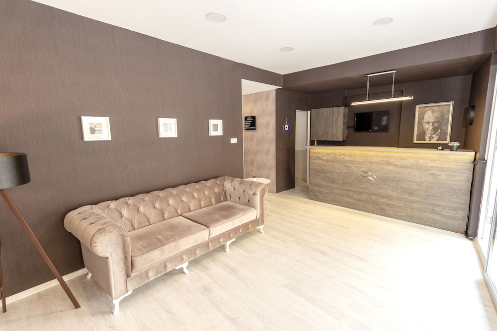 The Breeze Hotel 19/60