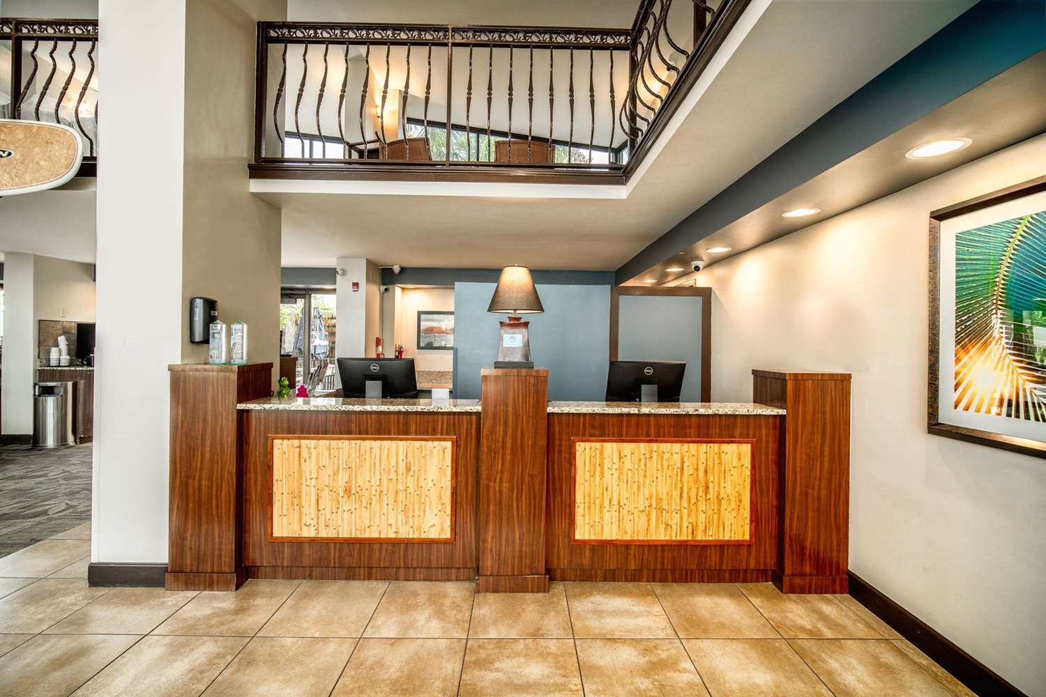 La Quinta Inn & Suites by Wyndham Cocoa Beach Oceanfront 8/54