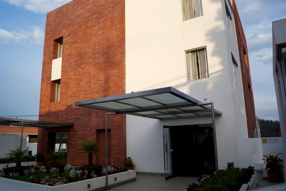 Stubel Suites and Cafe 3/69