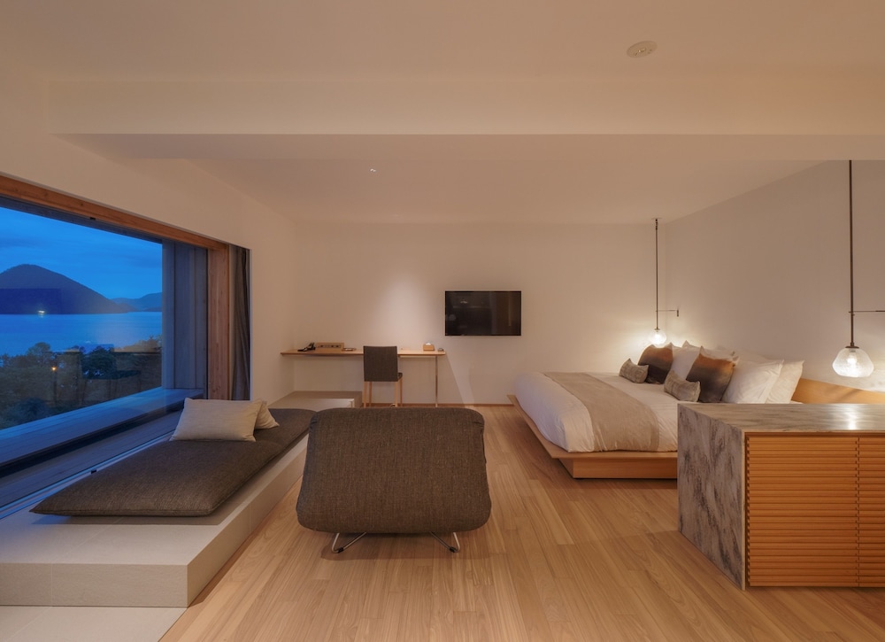 We Hotel Toya 12/65