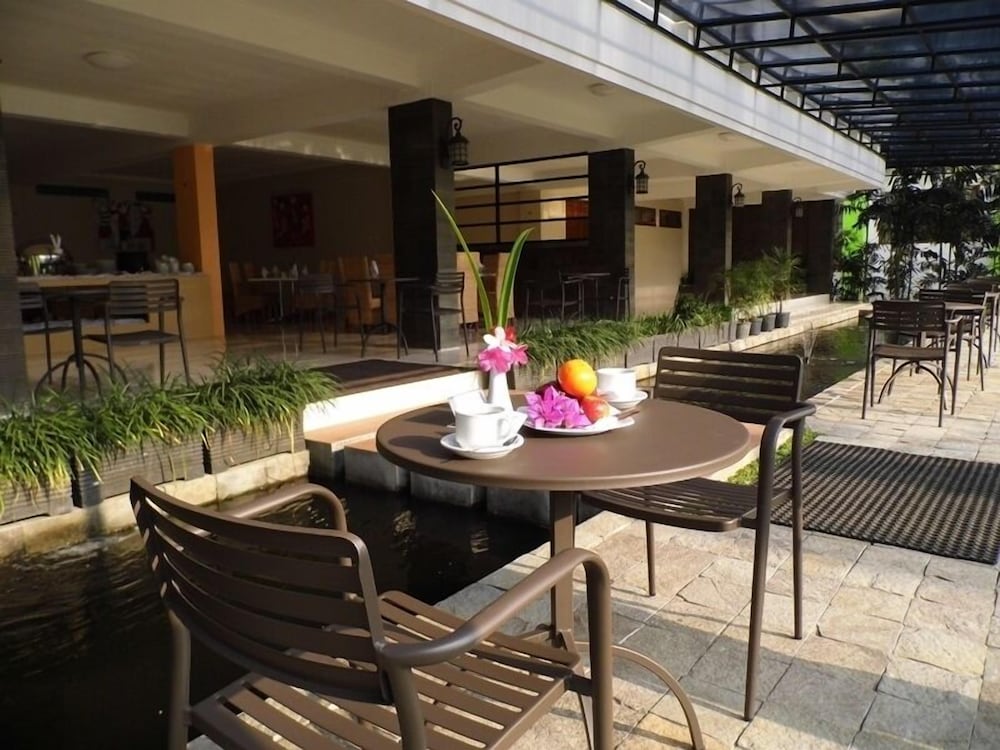 De View Hotel 52/64