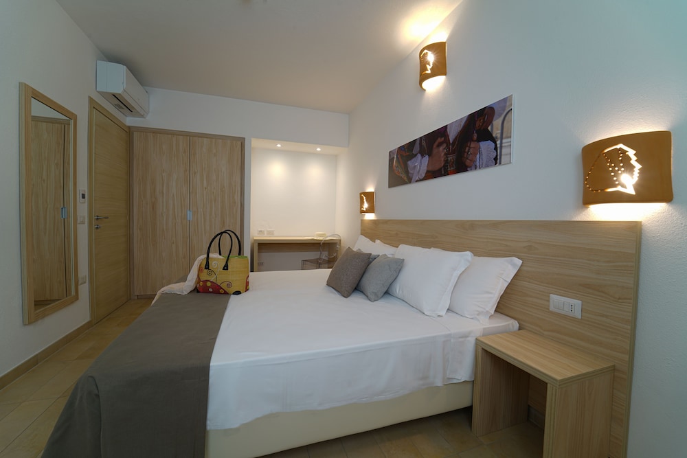 COMFORT, DOUBLE OR TWIN BED