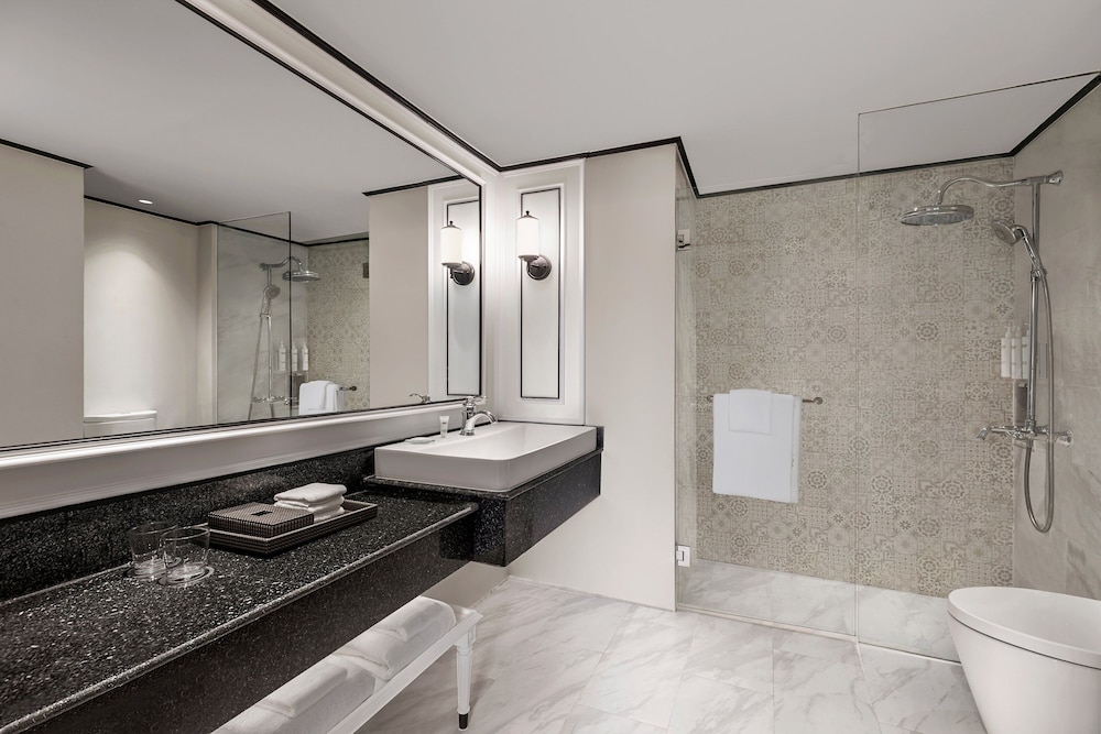 Courtyard by Marriott Phuket Town 12/40