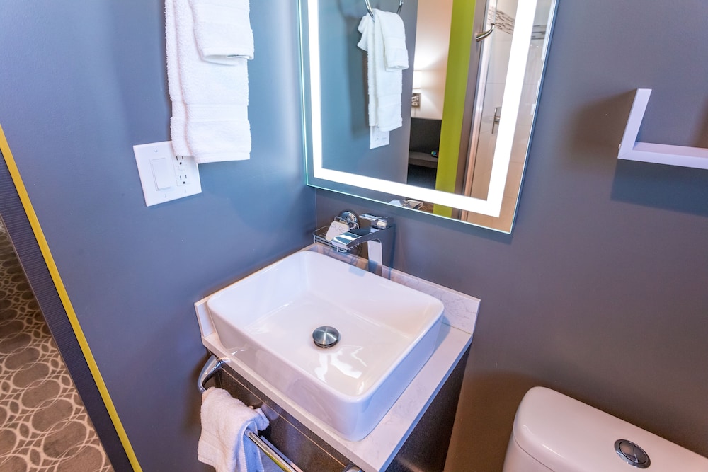 University Inn Tempe 42/45