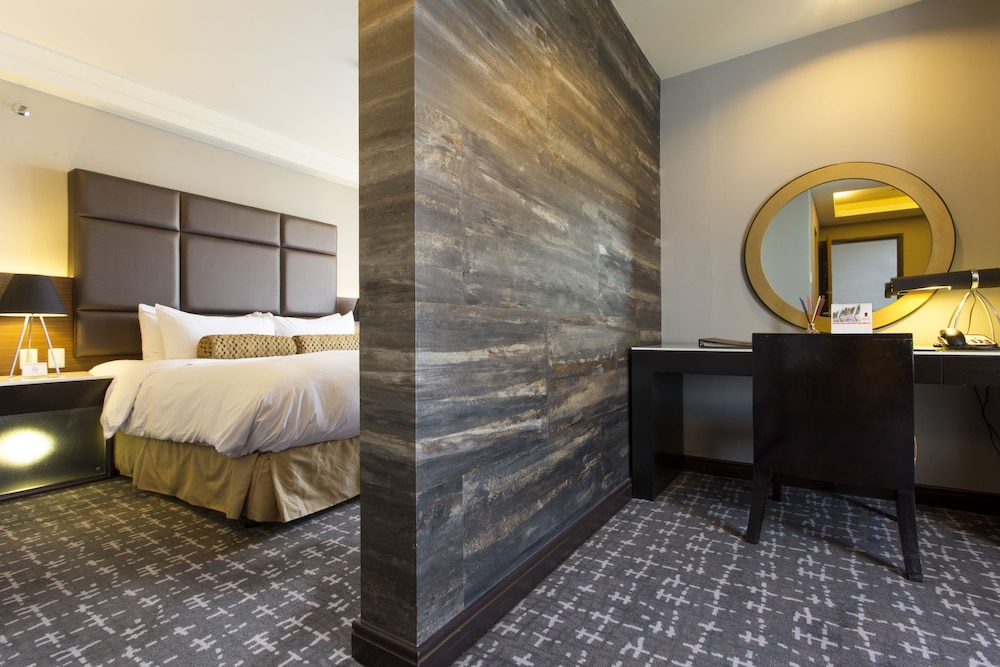The Bellevue Manila 8/31
