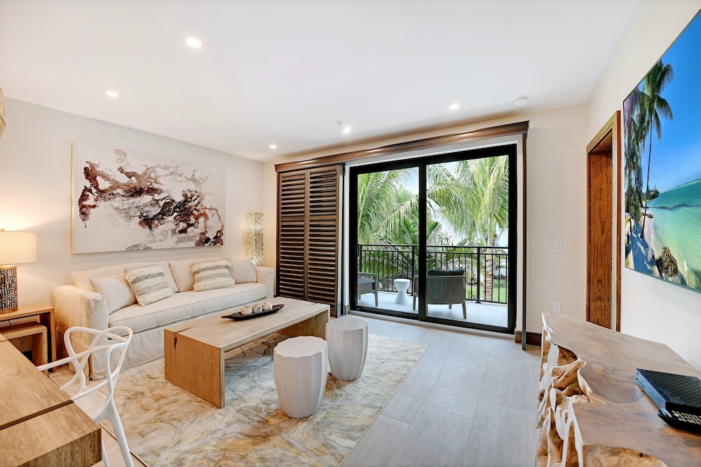 Bali Hai Beachfront Resort And Spa 30/70