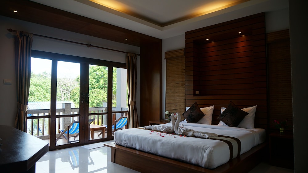 Lanta Intanin Resort 28/64