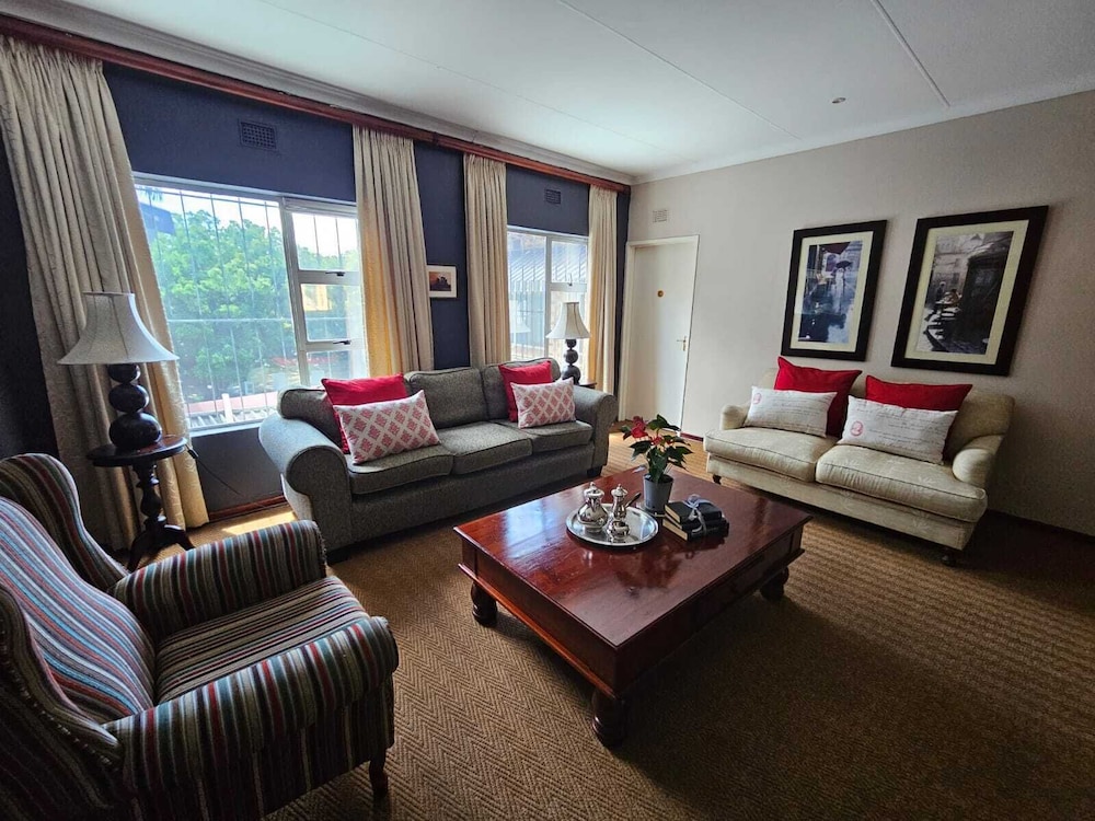 Hillton Manor Guest House 23/50