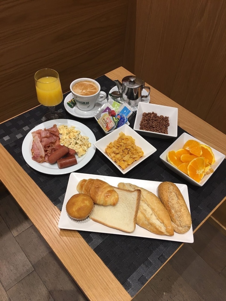 Hostal Sol Square Madrid 39/50
