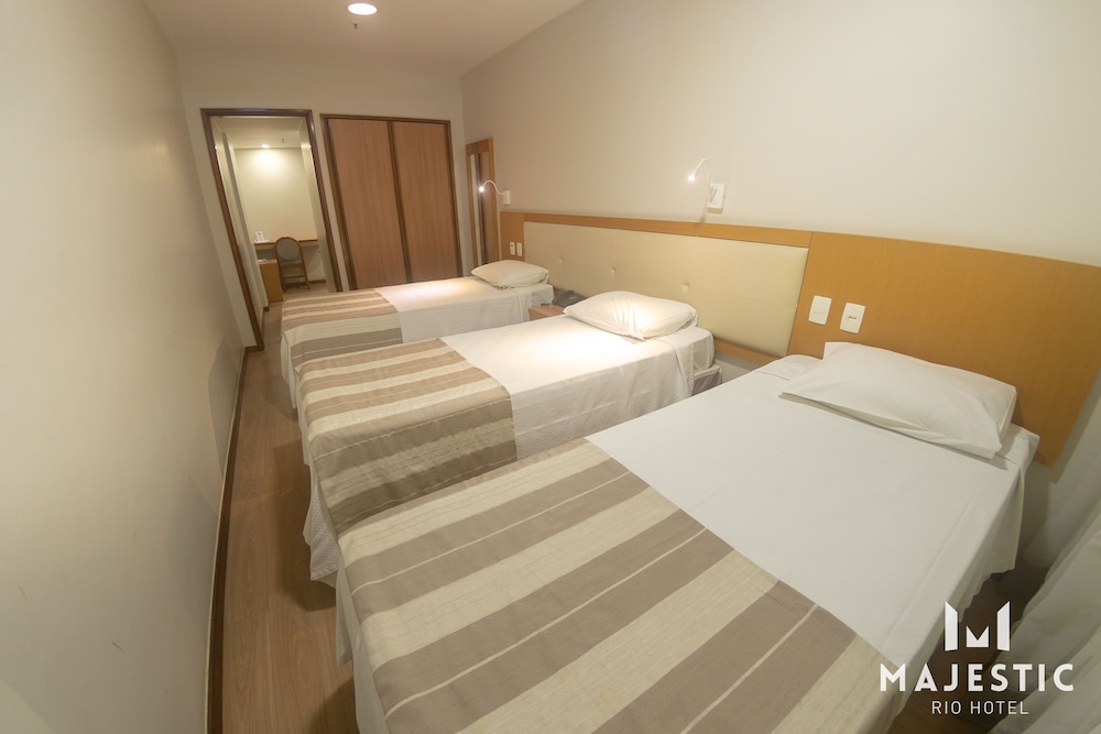 DELUXE, TWIN BEDS