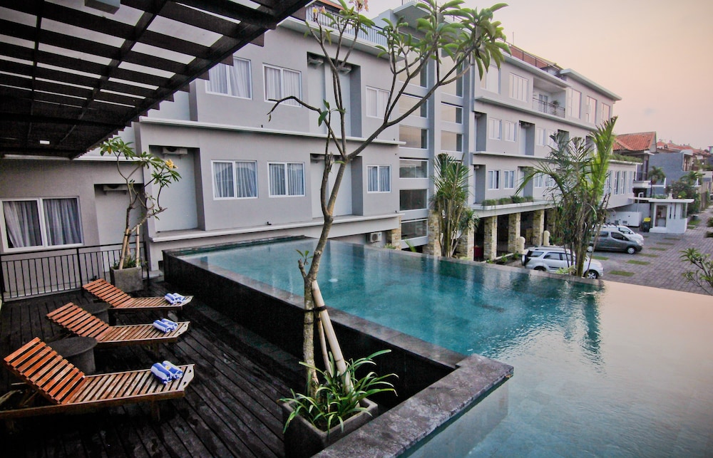 The Salak Hotel 5/45