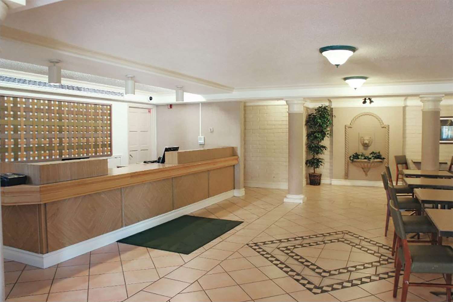 Baymont by Wyndham Houston La Porte 4/13