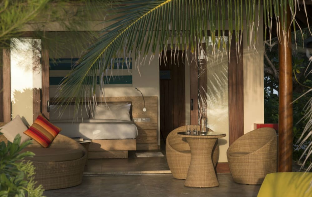 Summer Island Maldives 44/64