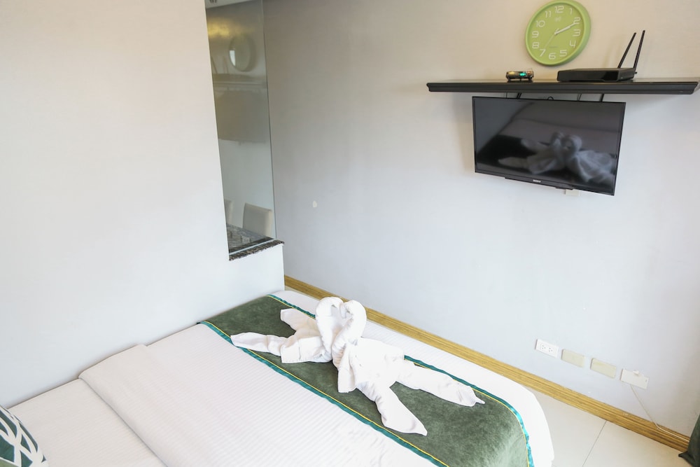 Pacific Bay Grand Suites 16/50