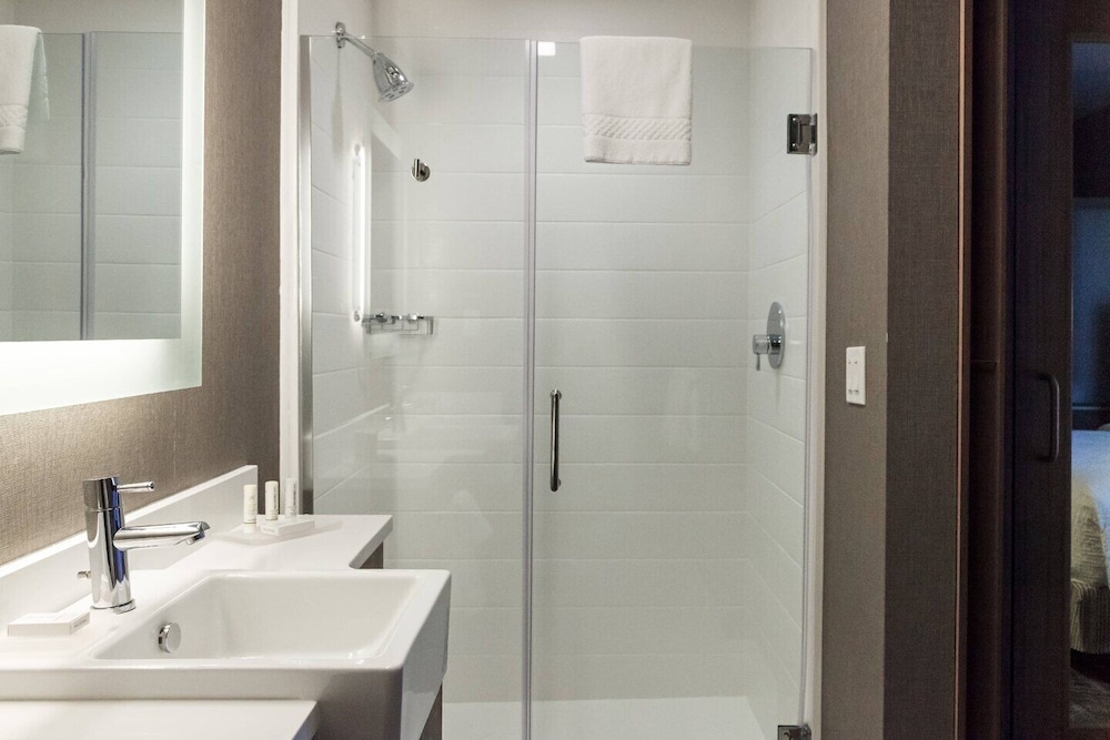 SPRINGHILL SUITES SOMERSET FRANKLIN TOWNSHIP 19/48