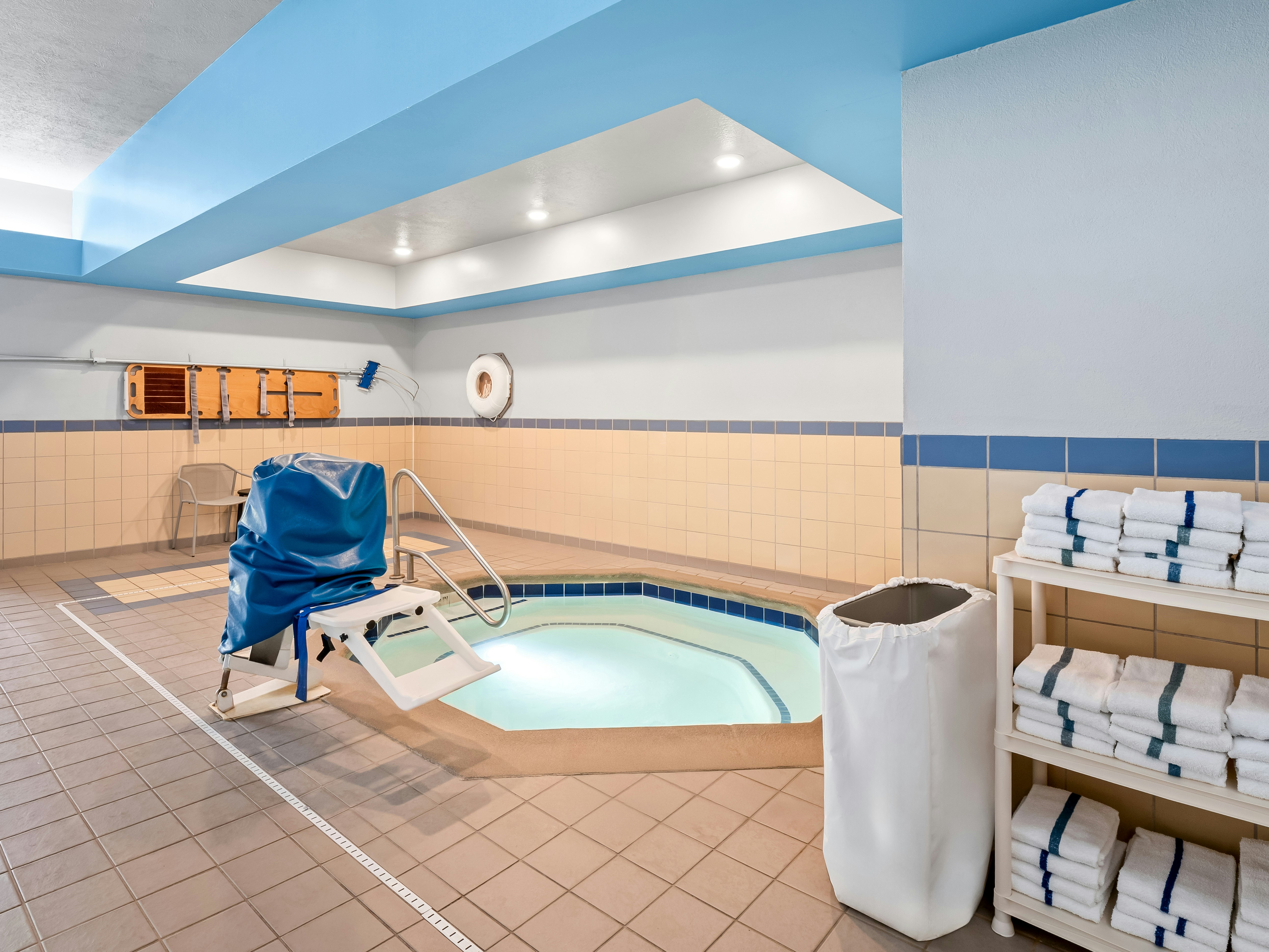 Hampton Inn & Suites East Lansing Okemos 31/80