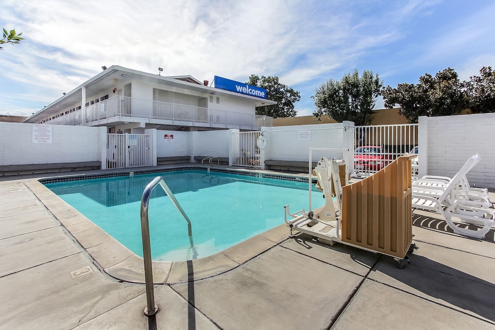Super 8 by Wyndham Santa Clara 21/36