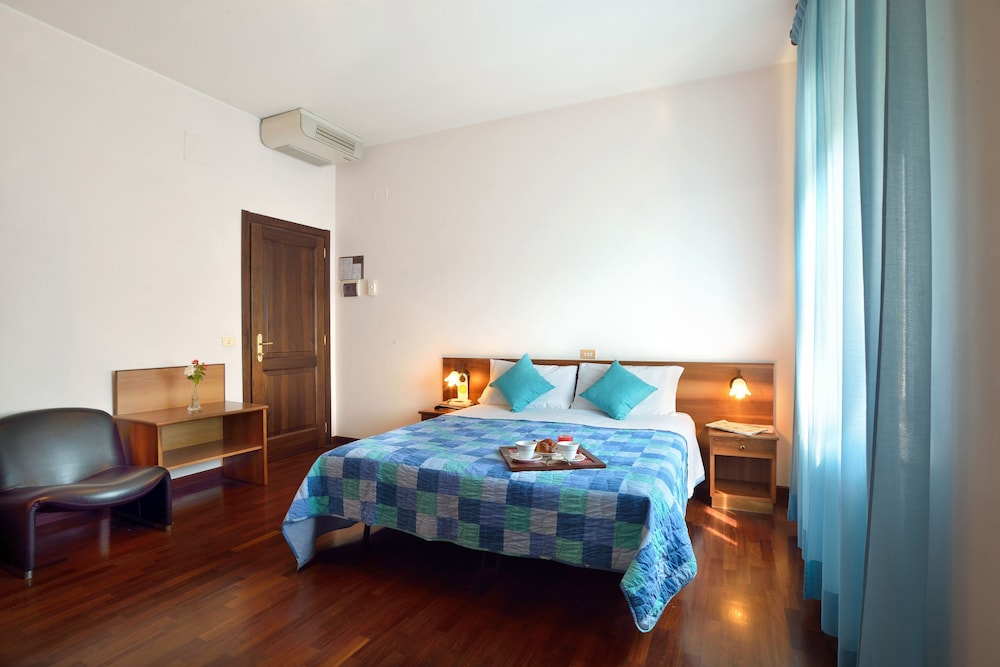 Hotel Ristorante Dante 9/50