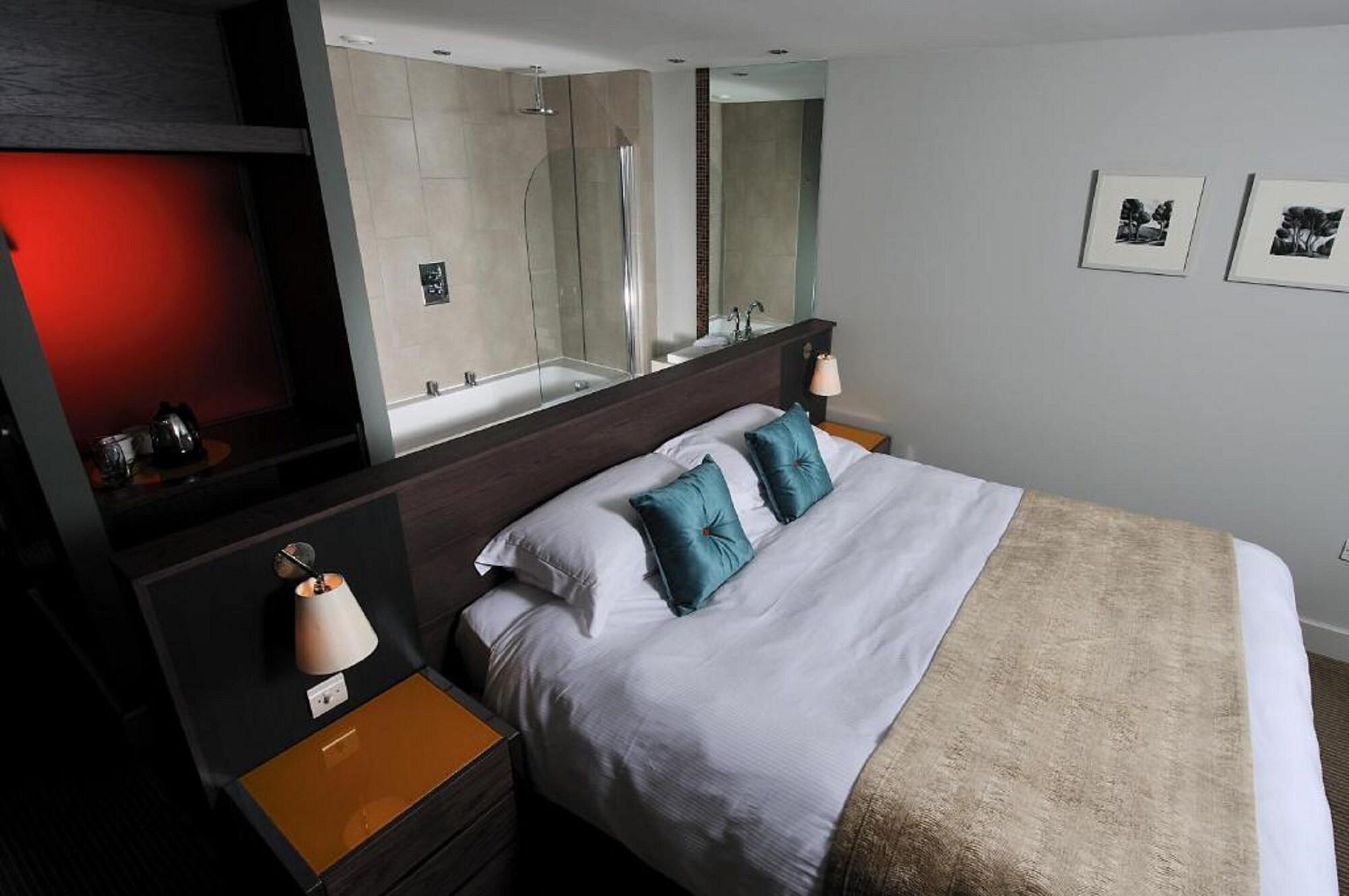 Deluxe, King Bed