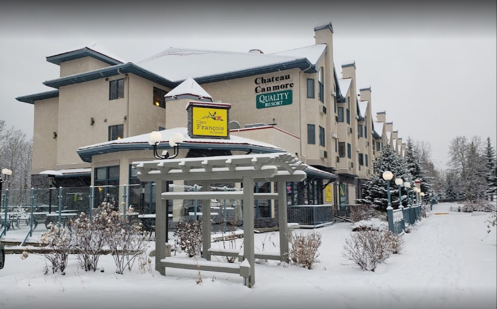 Chateau Canmore 2/69