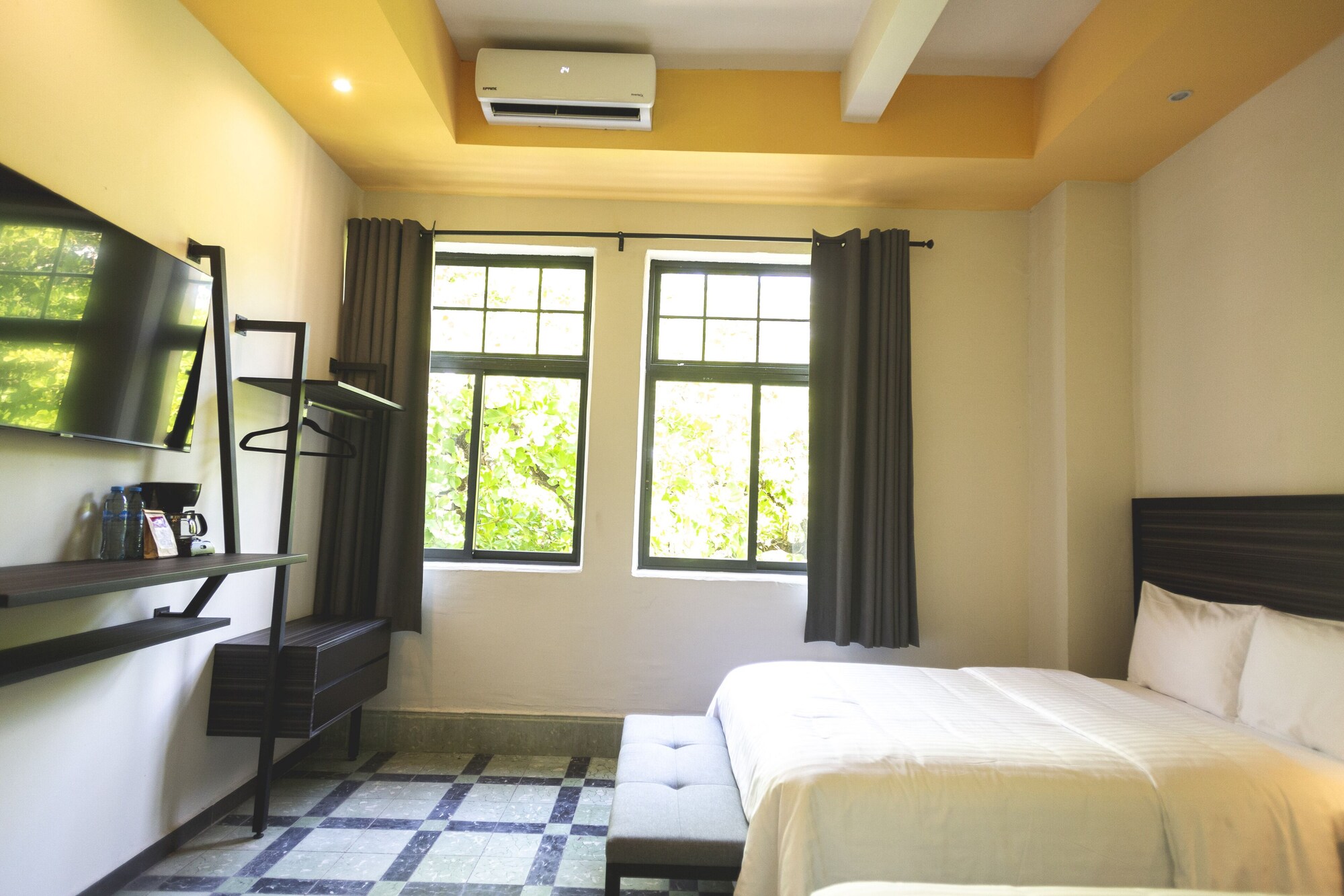 SUPERIOR, DOUBLE BED