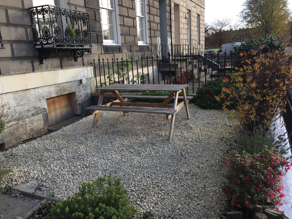 Adelphi Edinburgh Hotel 40/43