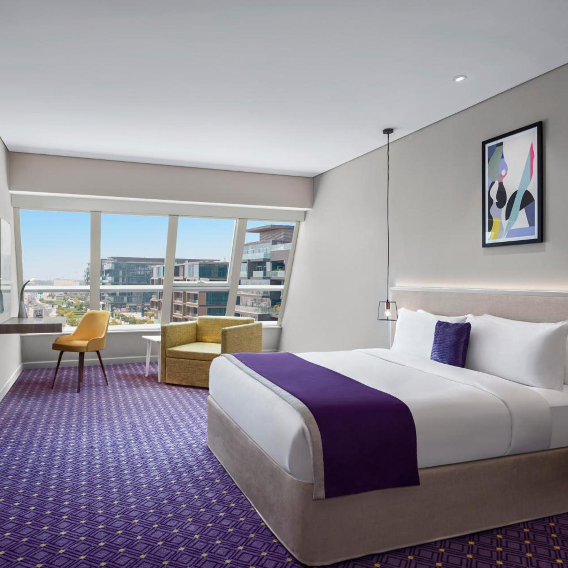 PREMIUM KING CITY VIEW