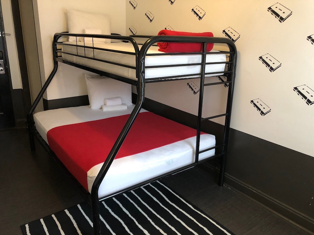 Chicago Getaway Hostel 22/50