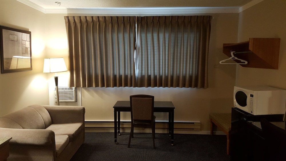 Sunrise Motel 11/28