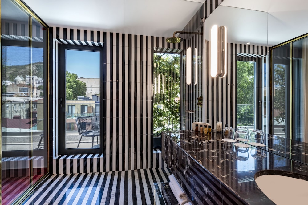 Bazzar Boutique Hotel 53/55