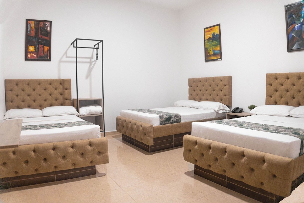Hotel Central Plaza 21/35