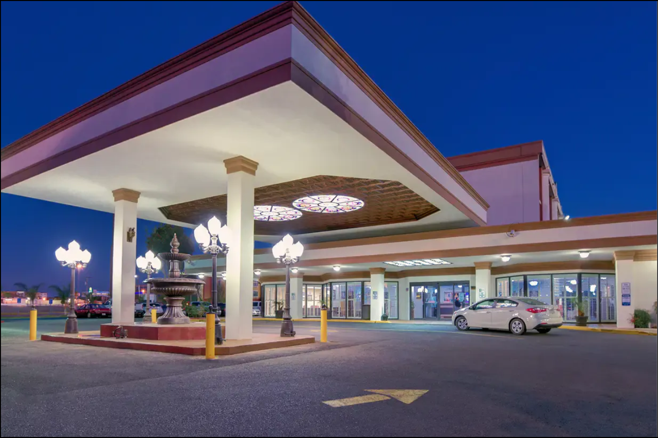 Clarion Hotel & Suites New Orleans Airport 19/20