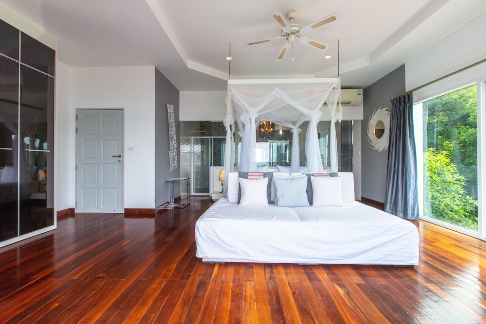 Padel Phangan Suite 10/50