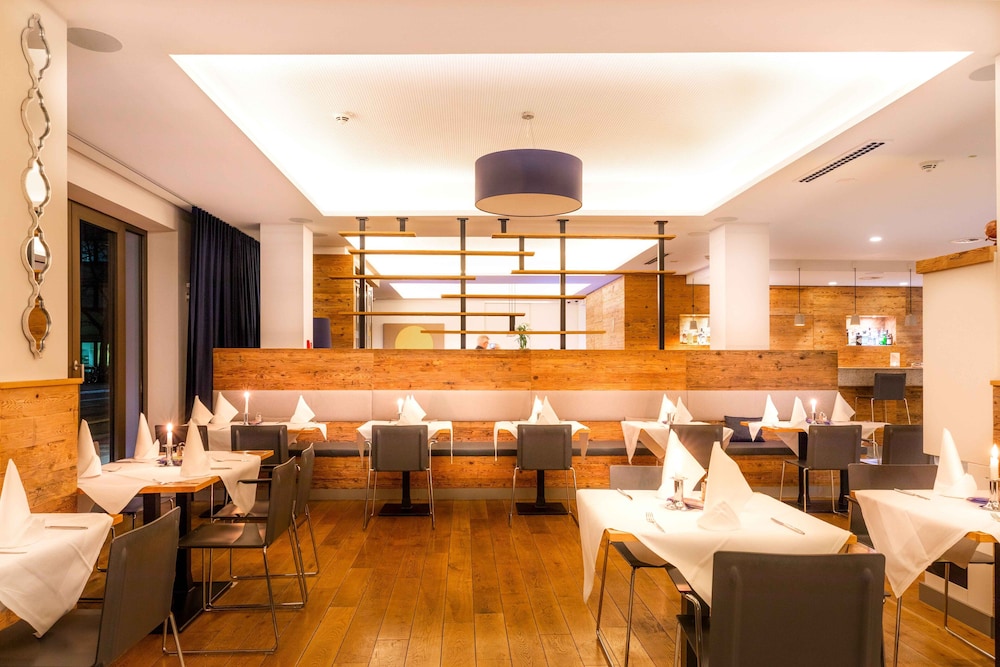 Bayer 89 Vi Vadi Hotel 34/51