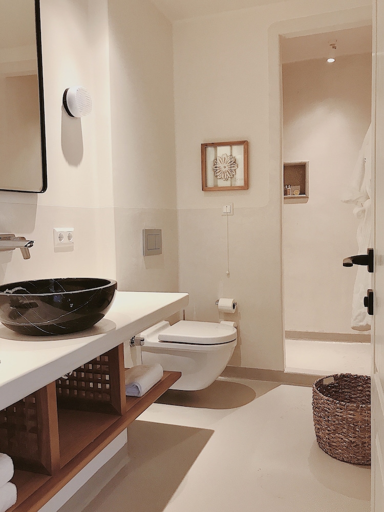 Pilos Suites 43/50
