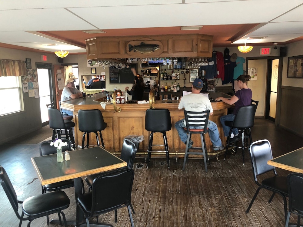 Brewer Motor Inn 22/25