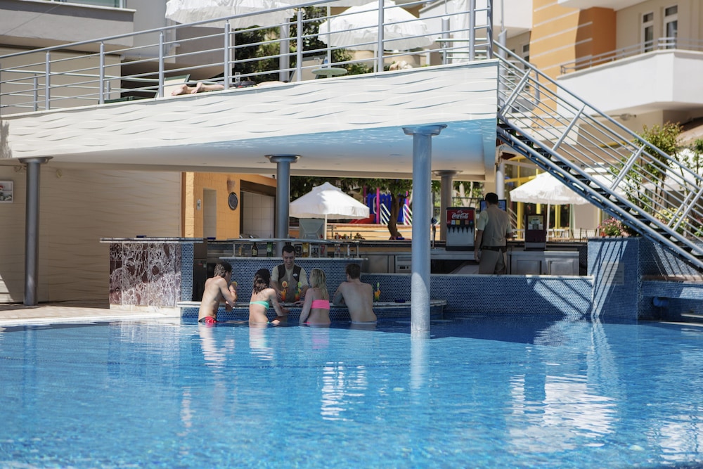 Alaiye Kleopatra Hotel 33/36